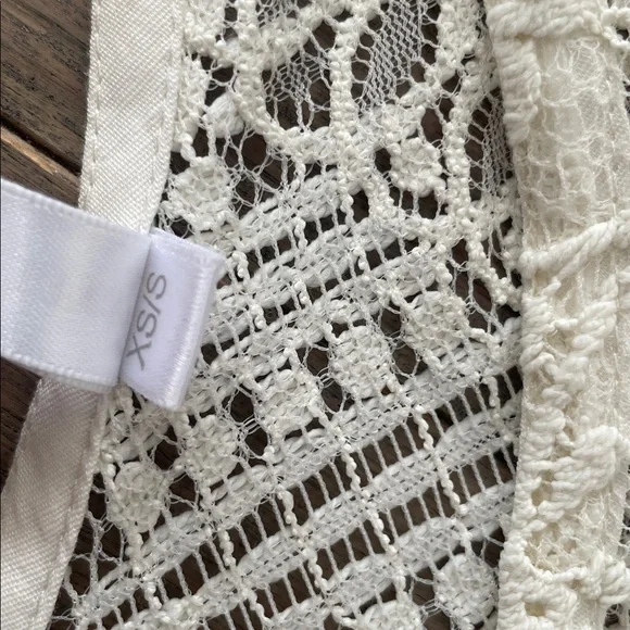 White Lace Bell Sleeve Knit Mini Dress Cover up Resort wear. Beach wear. Luxury - Picture 11 of 17